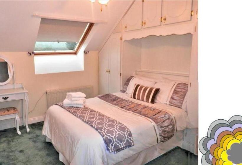 مبيت وإفطار Leabrook House