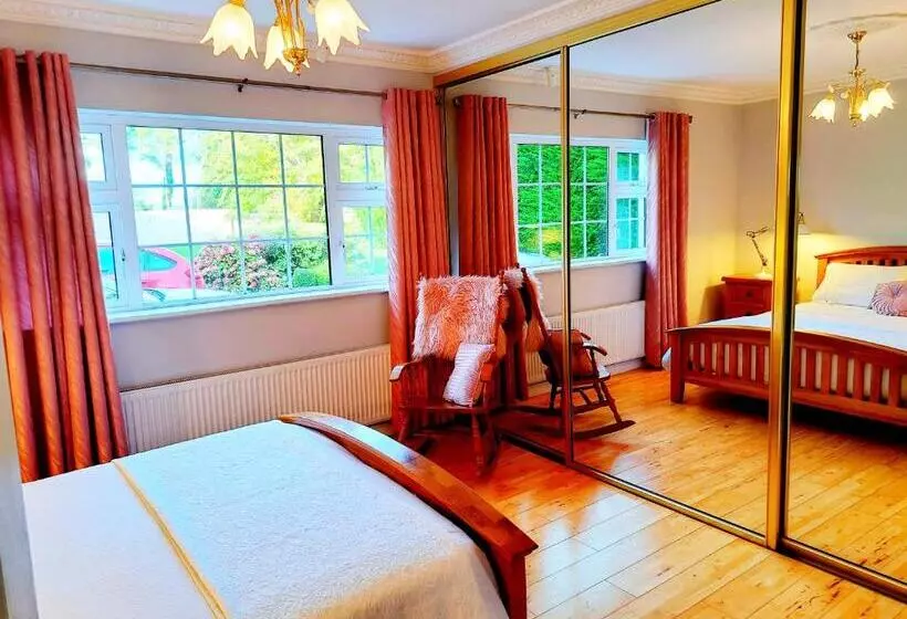 Aamiaismajoitus (B&B) Leabrook House