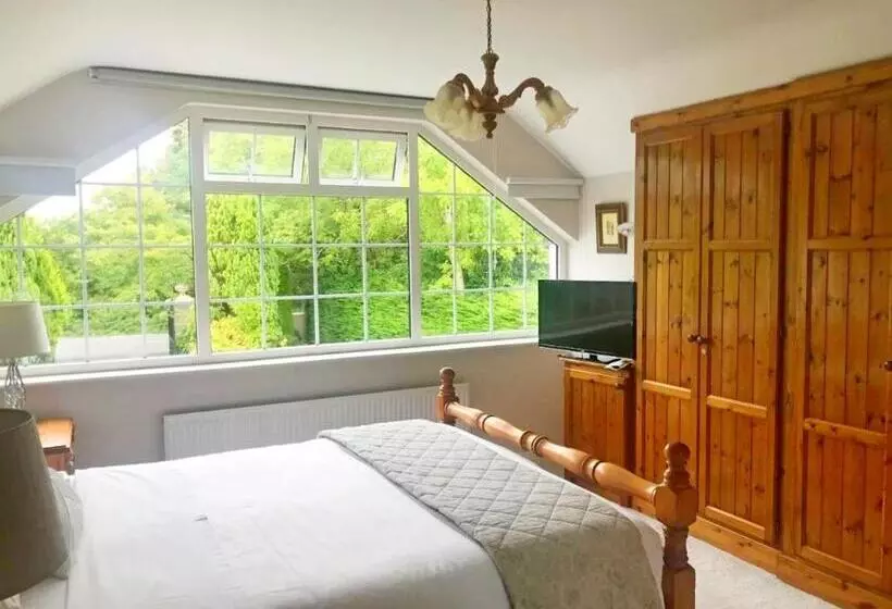 Aamiaismajoitus (B&B) Leabrook House