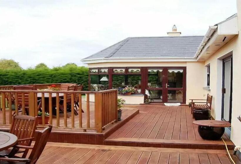 مبيت وإفطار Leabrook House