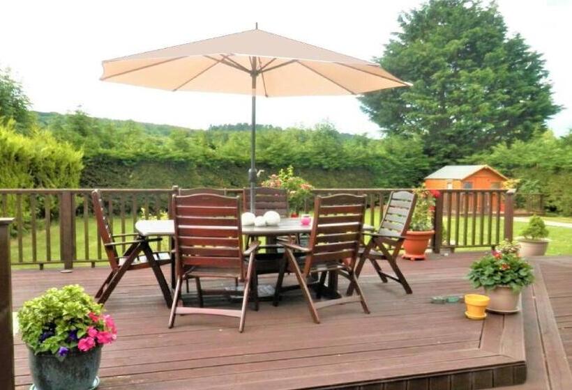 مبيت وإفطار Leabrook House