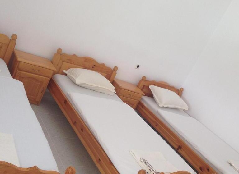 בית מלון כפרי хотел сандим