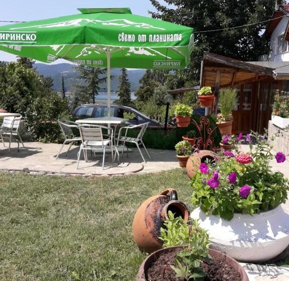 בית מלון כפרי хотел сандим