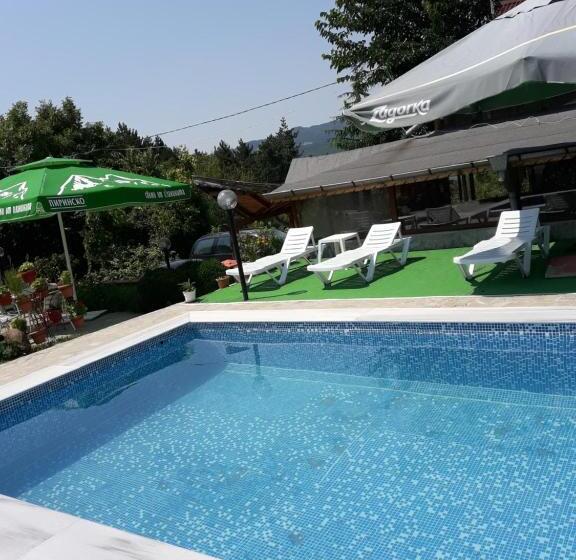 בית מלון כפרי хотел сандим