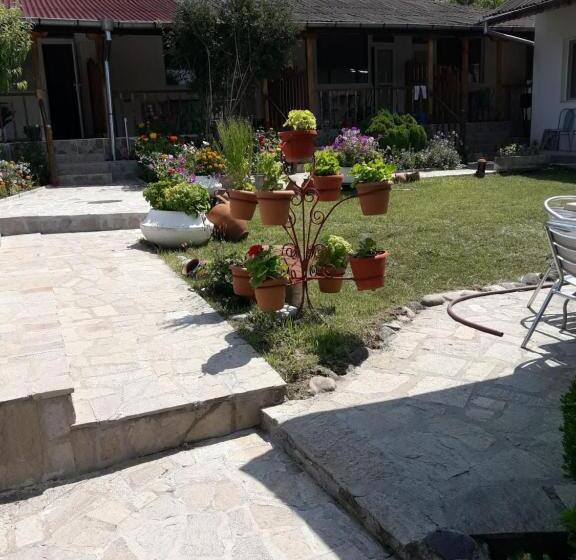 בית מלון כפרי хотел сандим