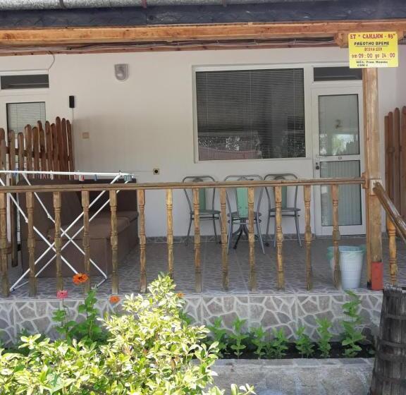 בית מלון כפרי хотел сандим