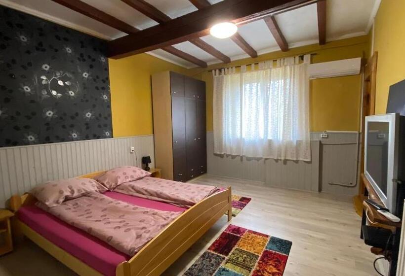 בית מלון כפרי Dobó Tanya