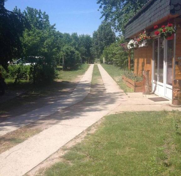 בית מלון כפרי Dobó Tanya