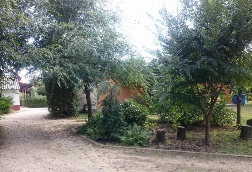 בית מלון כפרי Dobó Tanya