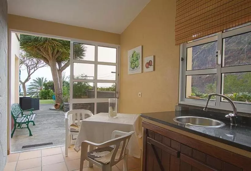 ペンション Sunset Sea Breeze