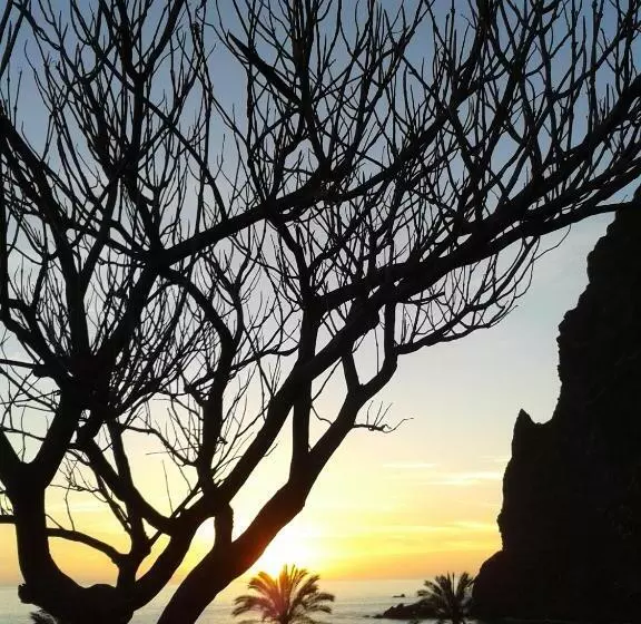 ペンション Sunset Sea Breeze