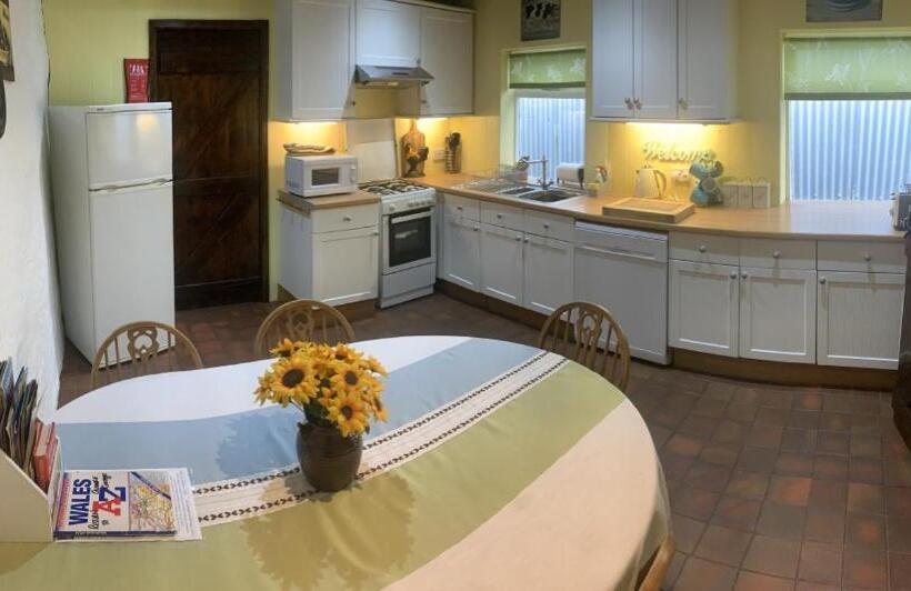 Ty Mawr At Bethania B&b Rooms And Crumble Cottage