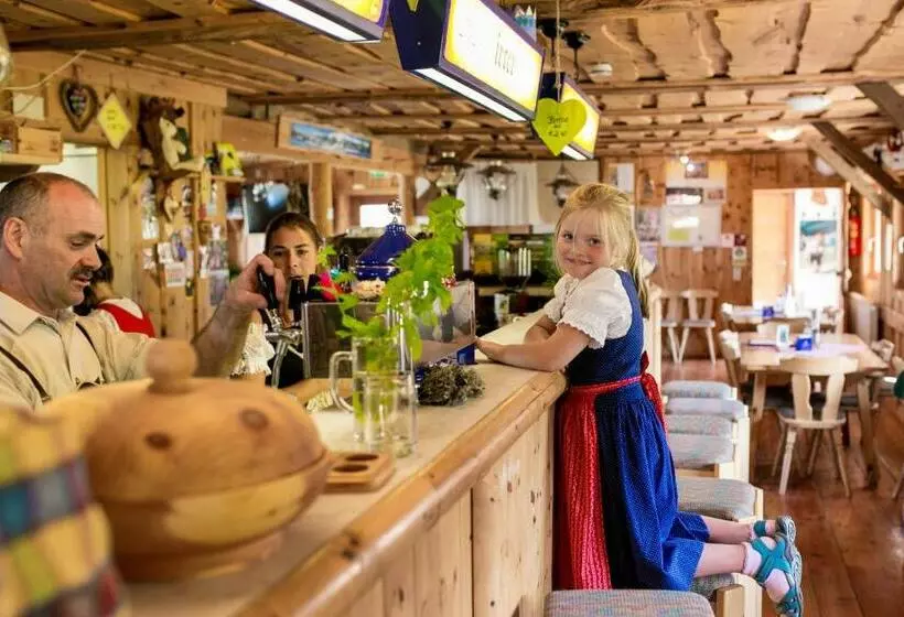 Retkeilymaja Hiasl Zirbenhütte