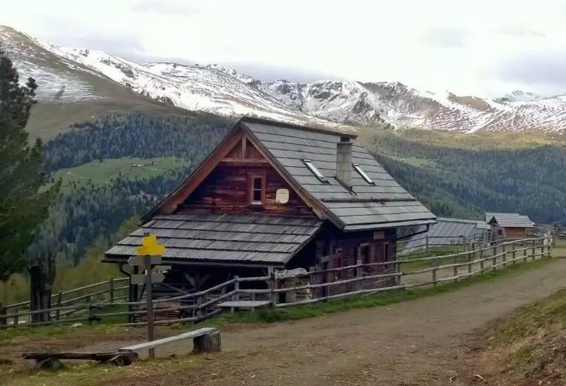 Retkeilymaja Hiasl Zirbenhütte