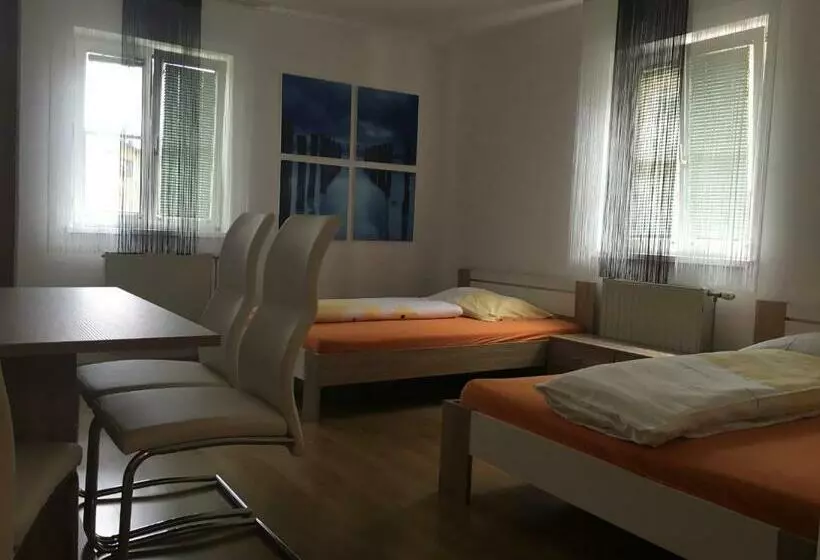 Retkeilymaja Leitner