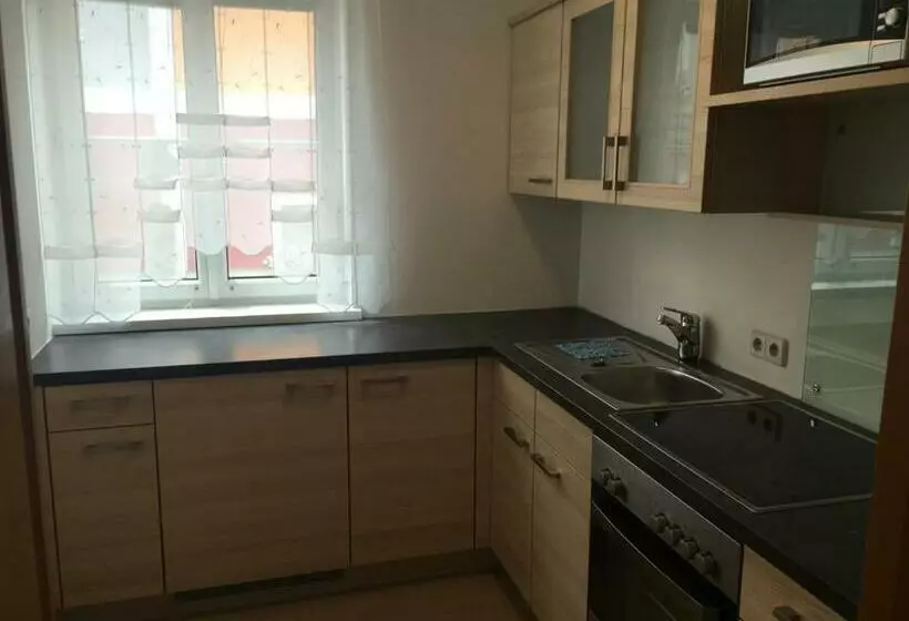 Retkeilymaja Leitner