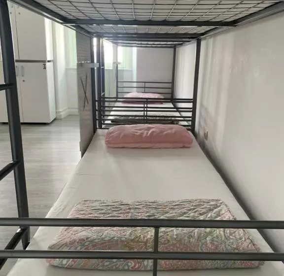 Aloha Hostel