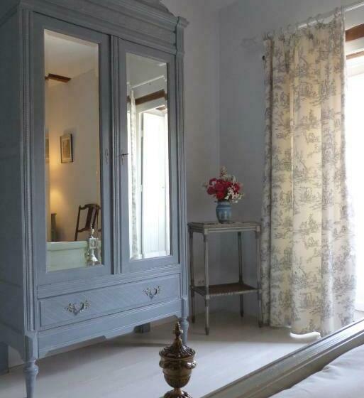 ベッドアンドブレックファースト Au Pontmevault