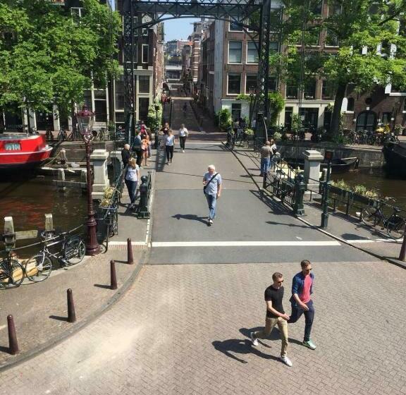 تختخواب و صبحانه Bridge Inn