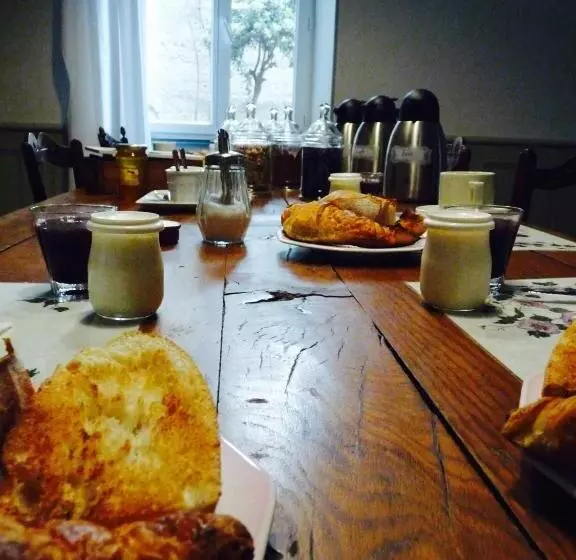 ベッドアンドブレックファースト Chez Lola Maison D Hôtes Corbières