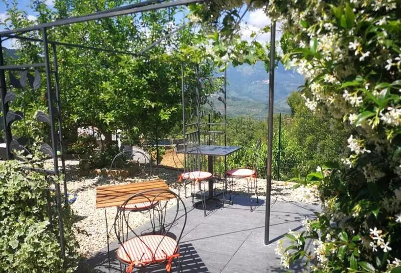 Hotelli Agriturismo Nonni Devia