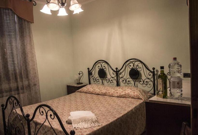 בית מלון כפרי Angolo Del Gelsomino