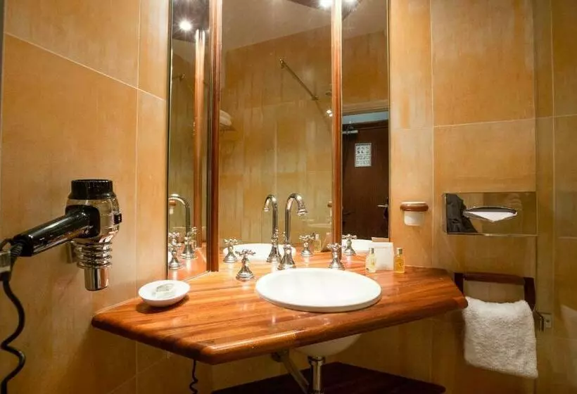 Majatalo Les Chambres De L Ecrit Vin   En Plein Coeur Du Centre Ville