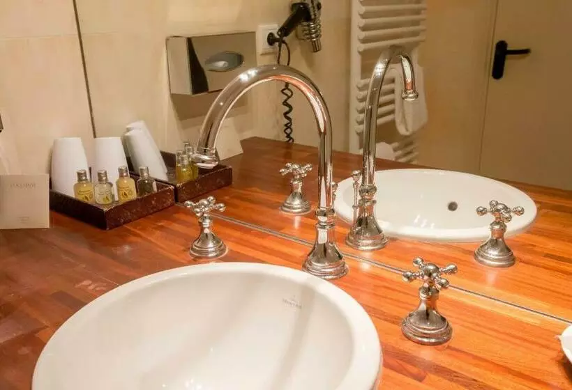 Majatalo Les Chambres De L Ecrit Vin   En Plein Coeur Du Centre Ville