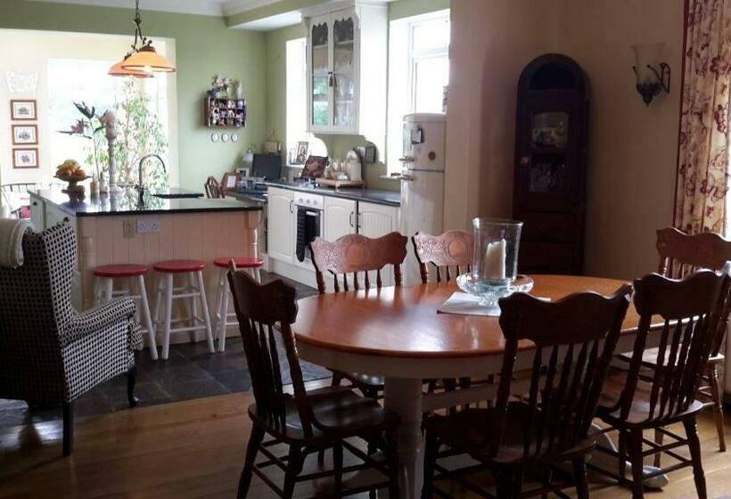 צימר Brook Lodge