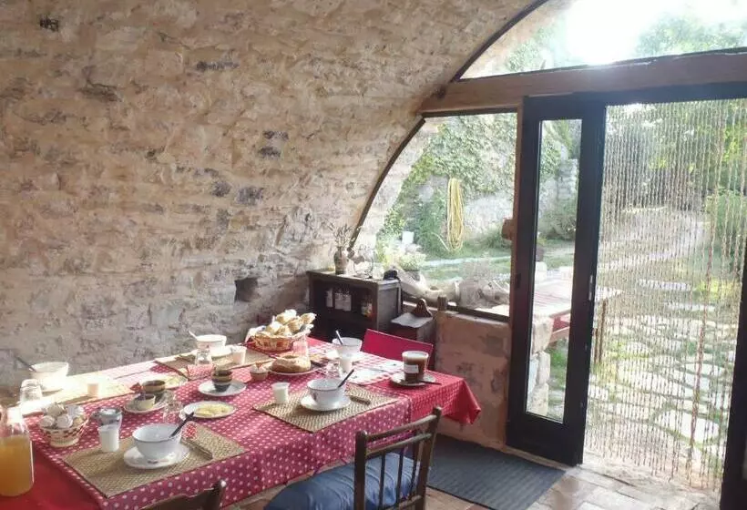 Aamiaismajoitus (B&B) Chambres Du Domaine De Bombes