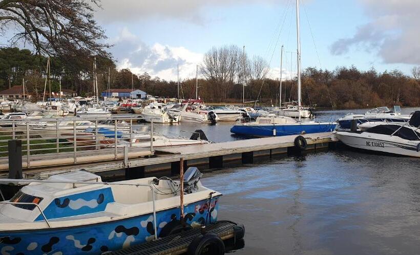 ベッドアンドブレックファースト Chambres Du Petit Bonheur