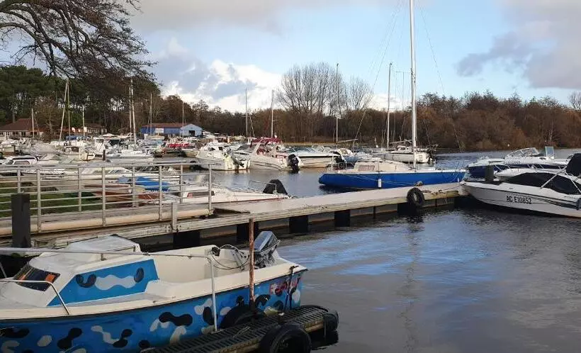 ベッドアンドブレックファースト Chambres Du Petit Bonheur