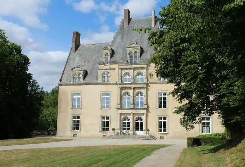 ベッドアンドブレックファースト Chateau De La Lucazière