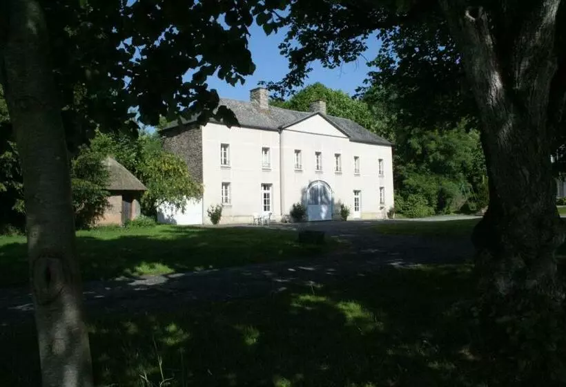 Aamiaismajoitus (B&B) Château De Lamberville