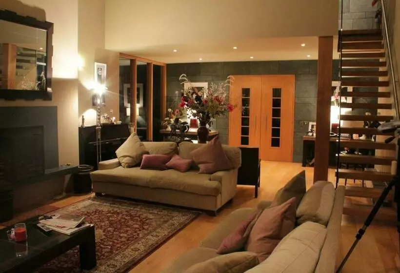 Aamiaismajoitus (B&B) Hazelwood Country House