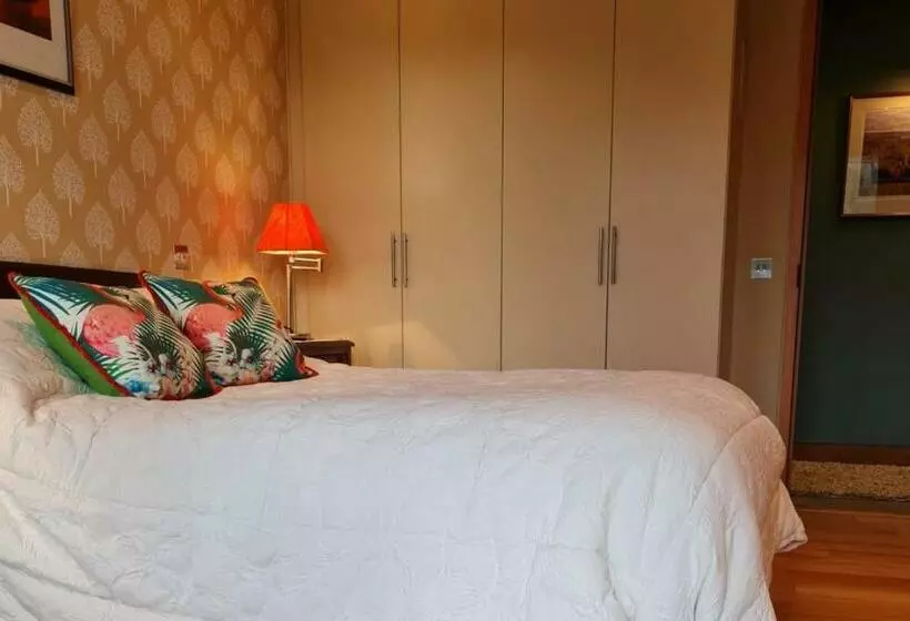 Aamiaismajoitus (B&B) Hazelwood Country House