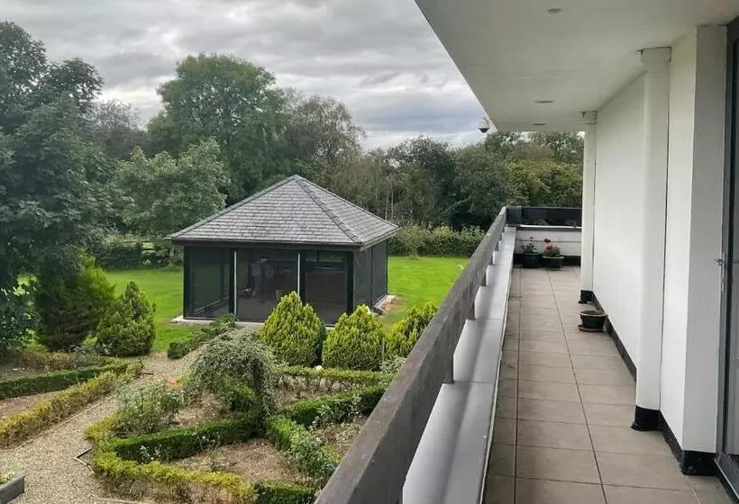 Aamiaismajoitus (B&B) Hazelwood Country House