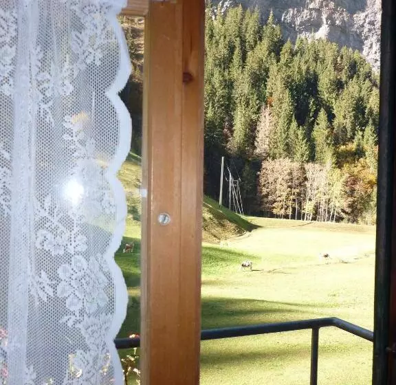 تختخواب و صبحانه Alpenhof Mountain Lodge