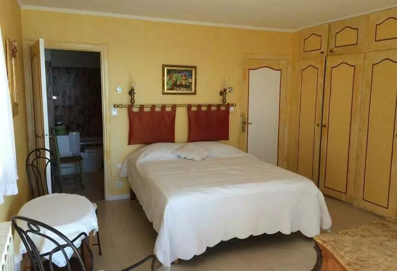 Aamiaismajoitus (B&B) Villa La Lézardière