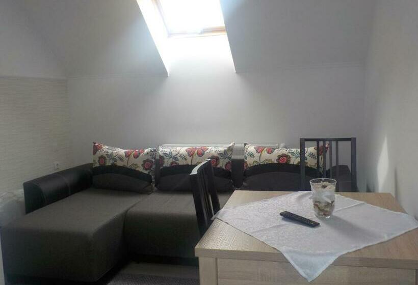 پانسیون Casa Dora