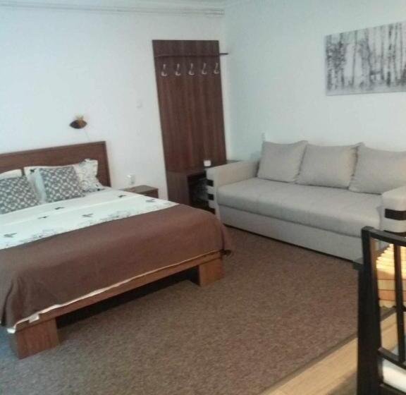 پانسیون Casa Dora