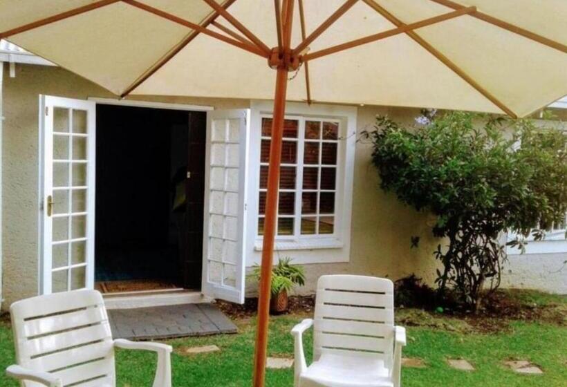 ペンション Cottage Guesthouse