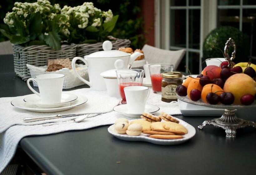 Bed and Breakfast Elena S Home