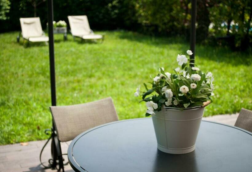 Bed and Breakfast Elena S Home