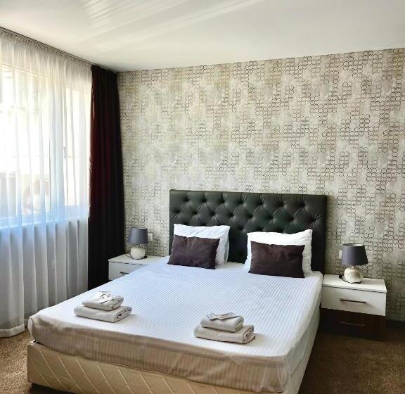 פנסיון Damyanov House