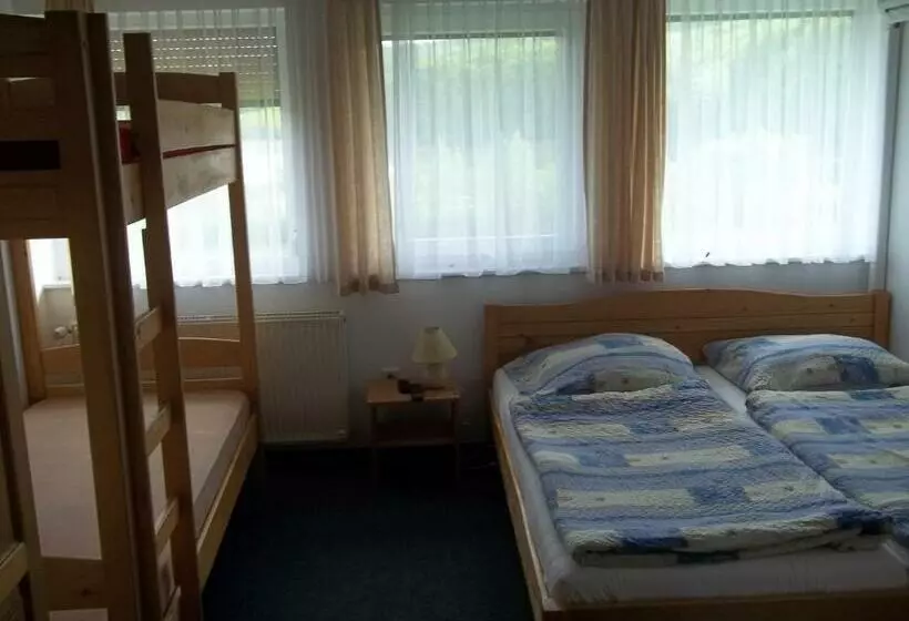 Majatalo Gadányi Vendégház és Lovarda