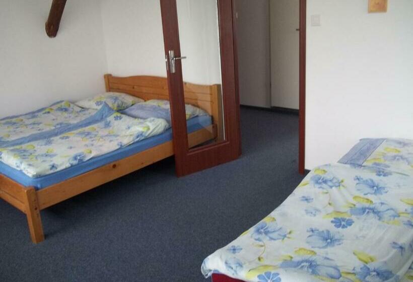 Пансион Gadányi Vendégház és Lovarda