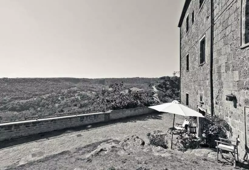 تختخواب و صبحانه Libera Mente Civita