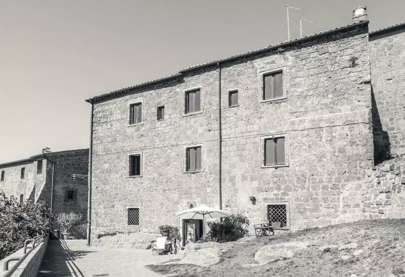 تختخواب و صبحانه Libera Mente Civita