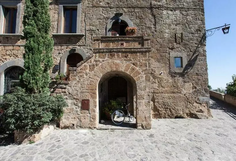 تختخواب و صبحانه Libera Mente Civita